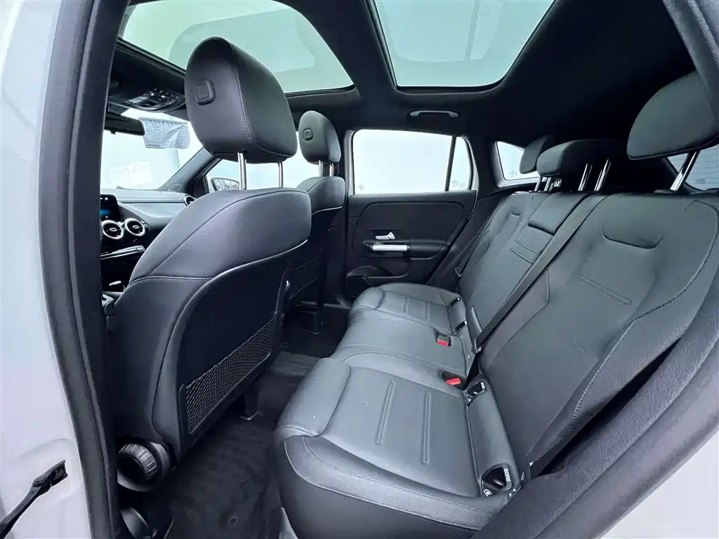 Mercedes-Benz GLA 200