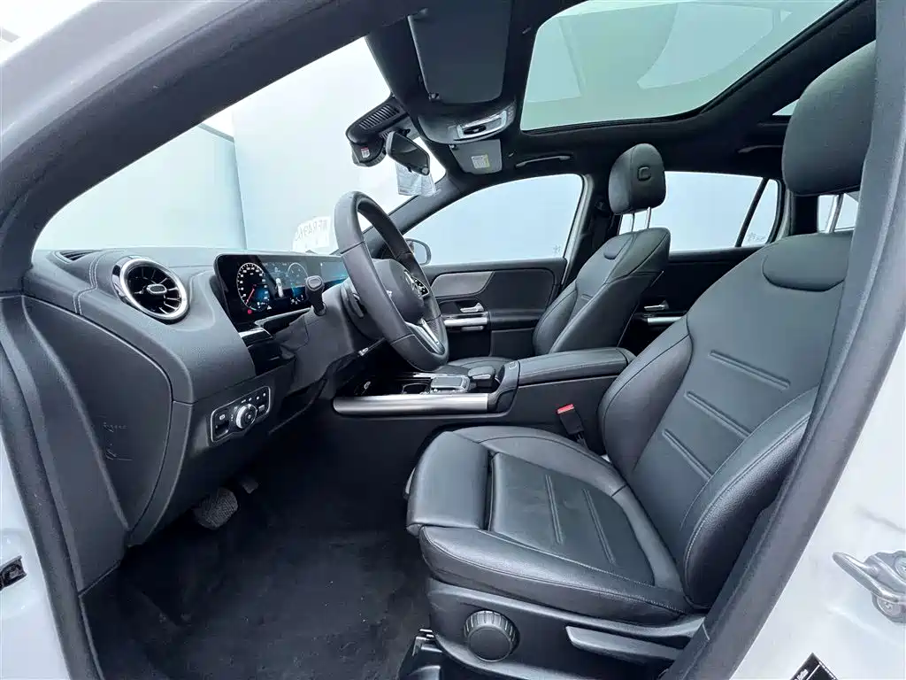 Mercedes-Benz GLA 200