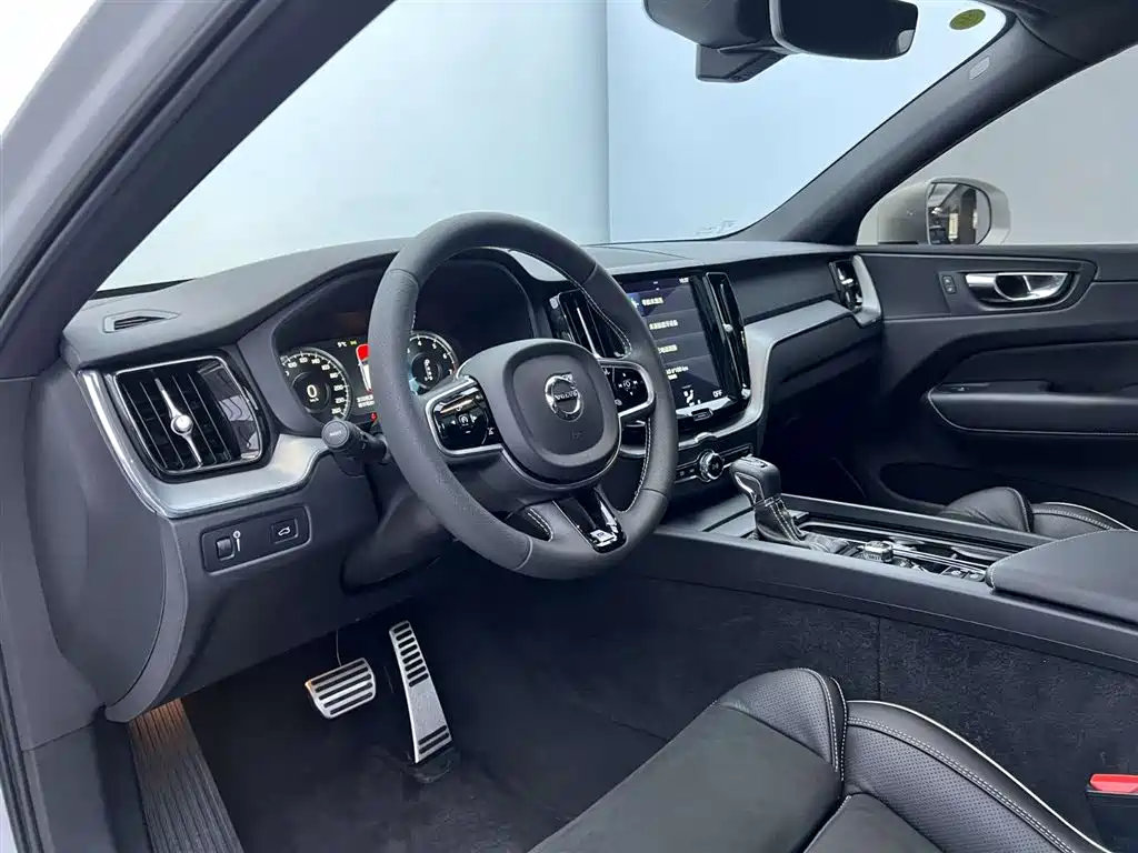 Volvo XC60 2018 T5 AWD Zhiyuan Sport Edition