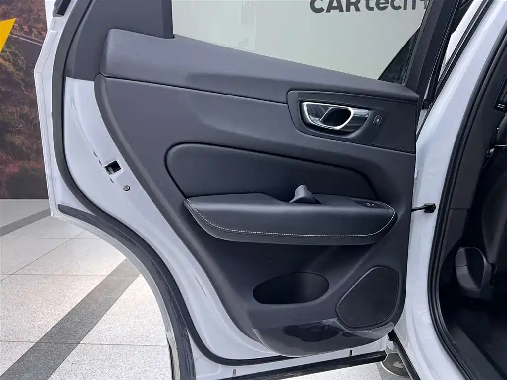Volvo XC60 2018 T5 AWD Zhiyuan Sport Edition