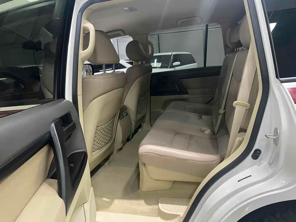 Toyota Land Cruiser 2016 4.0L Middle East Edition