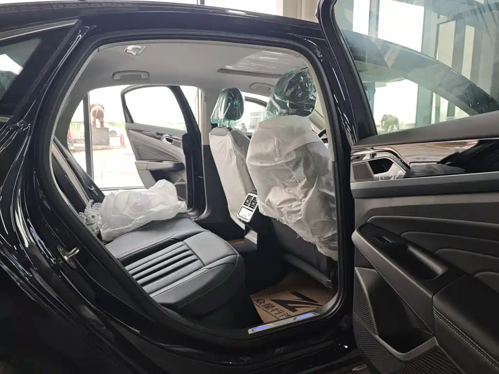 Volkswagen Passat PHEV 2025 430PHEV Hybrid Business Edition