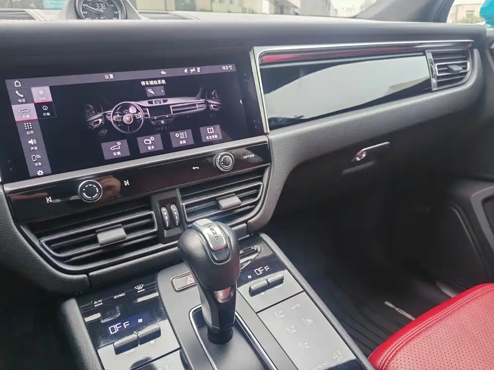 2022 Porsche Macan S 2.9T