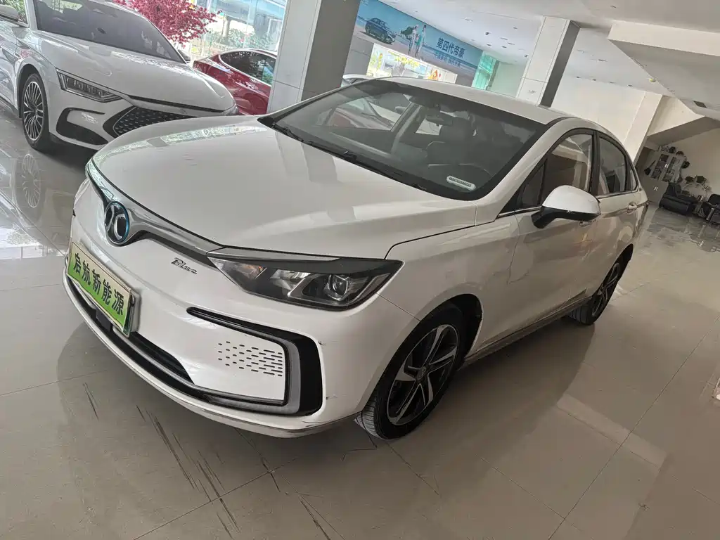 BAIC EU5 2018 R500 Zhifeng Edition