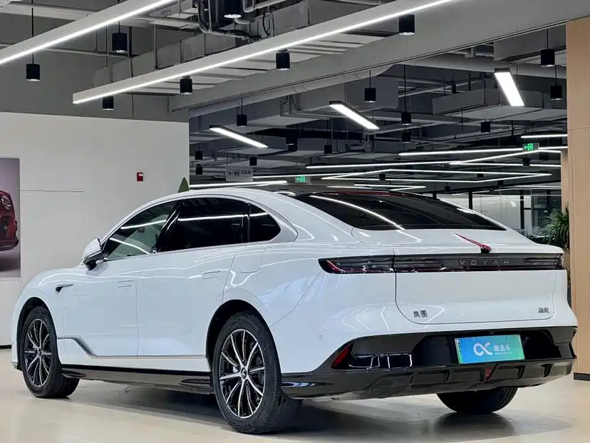 Voyah Zhuiguang 2024 PHEV AWD Ultra-Long Range Executive Edition