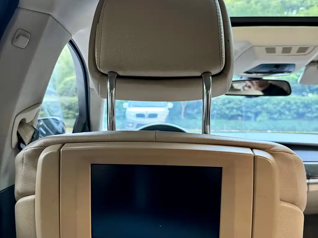BMW 7 Series 2009 740Li Leading Edition