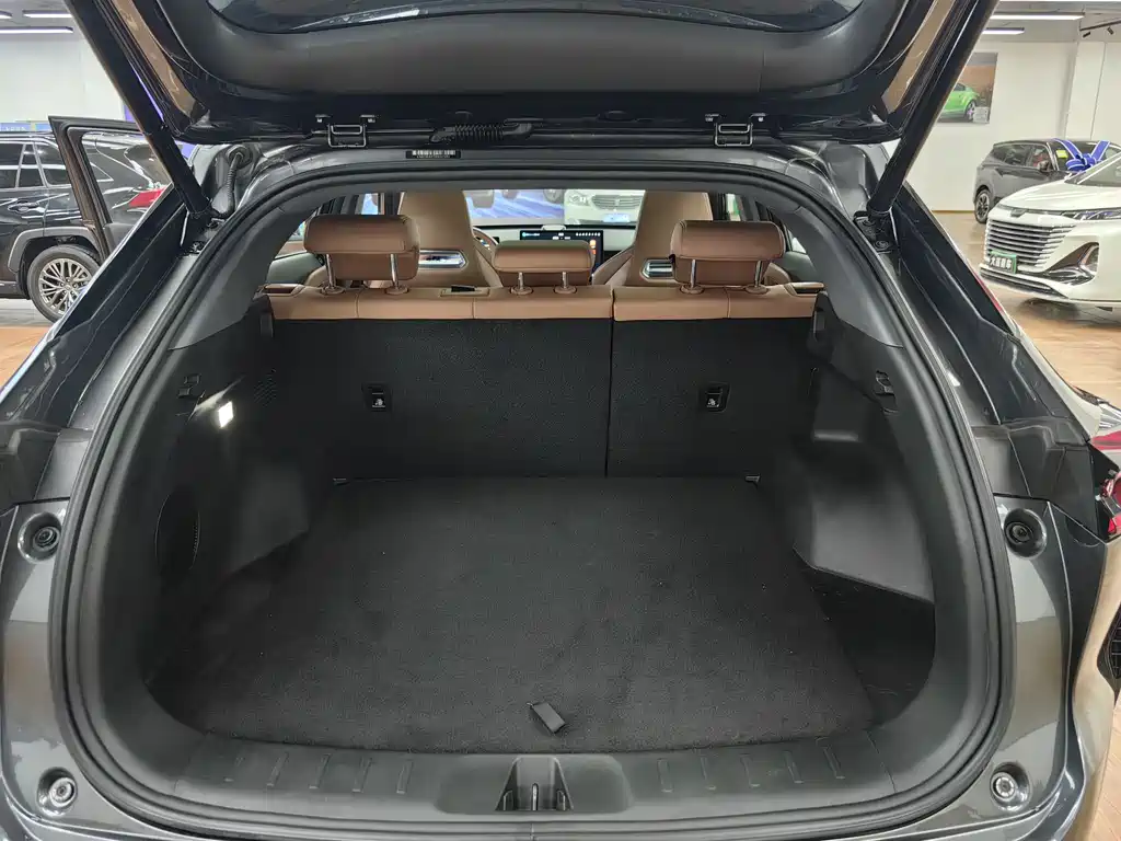 Changan UNI-Z PHEV 2024 Blue Whale iDD 125km Excellence Edition