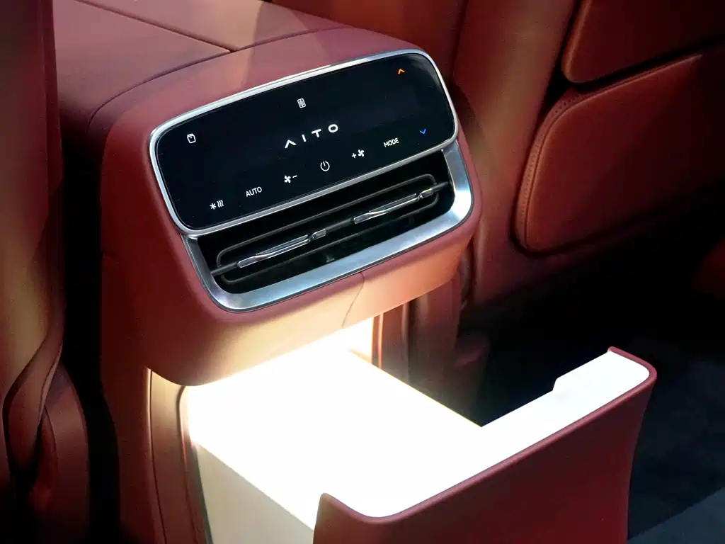 AITO M8 2025 EREV Max+ 53.4kWh 5-Seater (192-Line LiDAR)