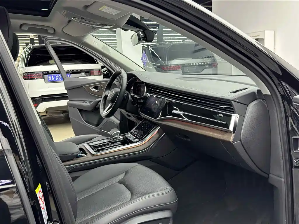 Audi Q7 2023 55 TFSI quattro S line Sport Edition