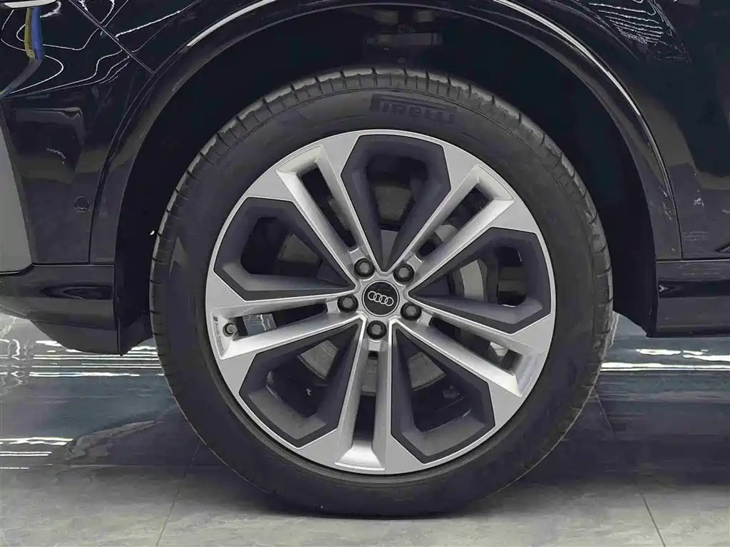 Audi Q7 2023 55 TFSI quattro S line Sport Edition