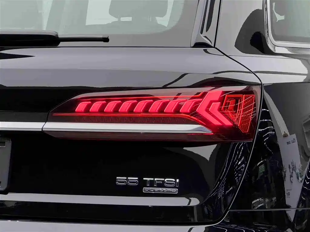 Audi Q7 2023 55 TFSI quattro S line Sport Edition