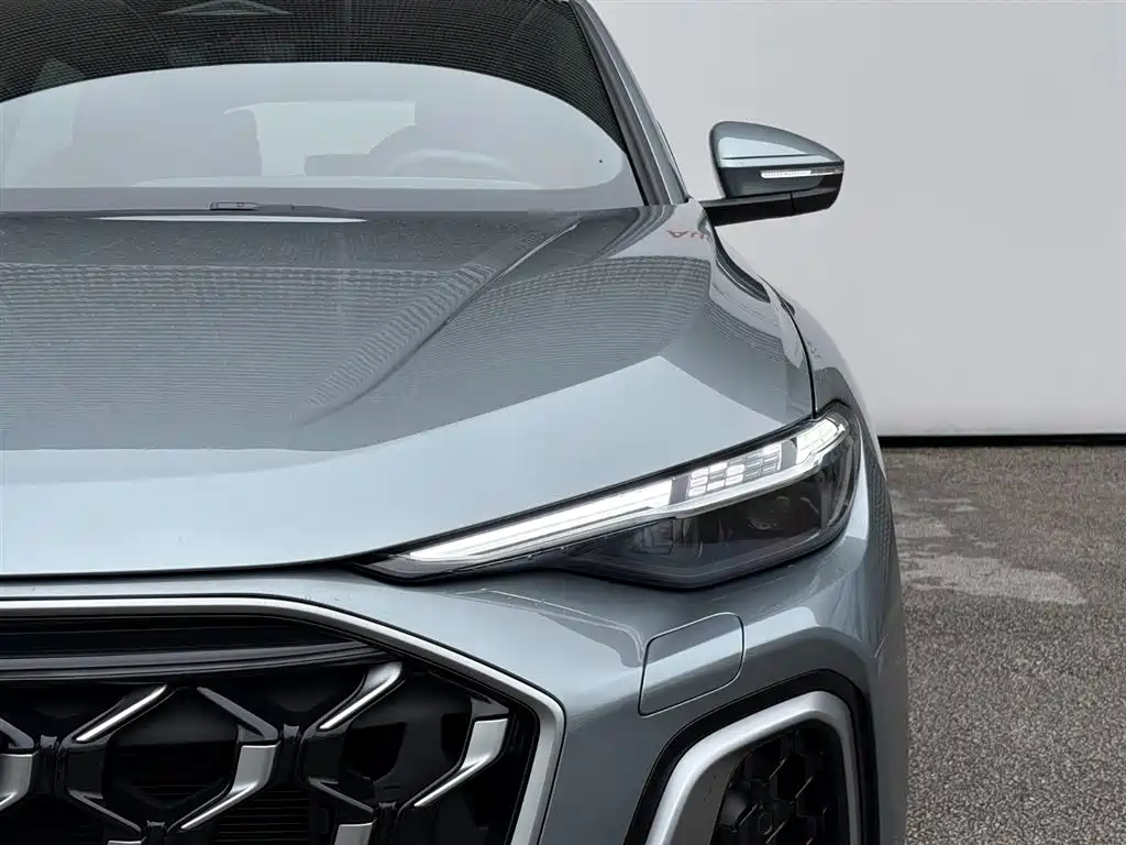 Audi Q5L 2026 2.0T Exclusive Edition for 10 Million Users - фото 10