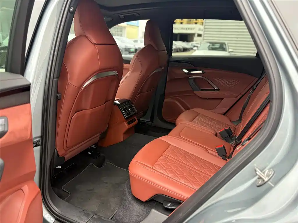 Audi Q5L 2026 2.0T Exclusive Edition for 10 Million Users - фото 8