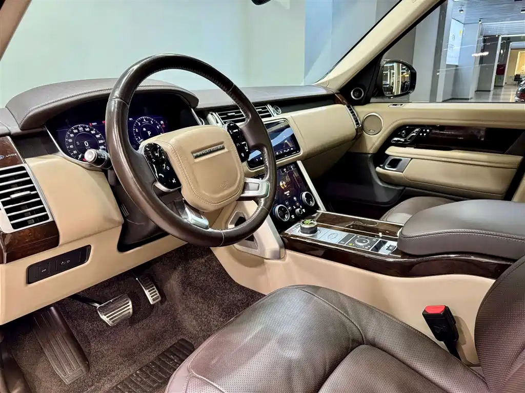Land Rover Range Rover 2021 3.0 L6 Heritage Extended Classic Edition