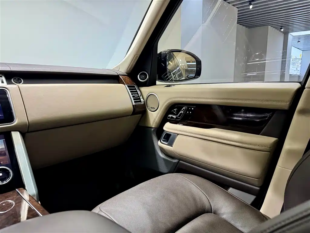 Land Rover Range Rover 2021 3.0 L6 Heritage Extended Classic Edition