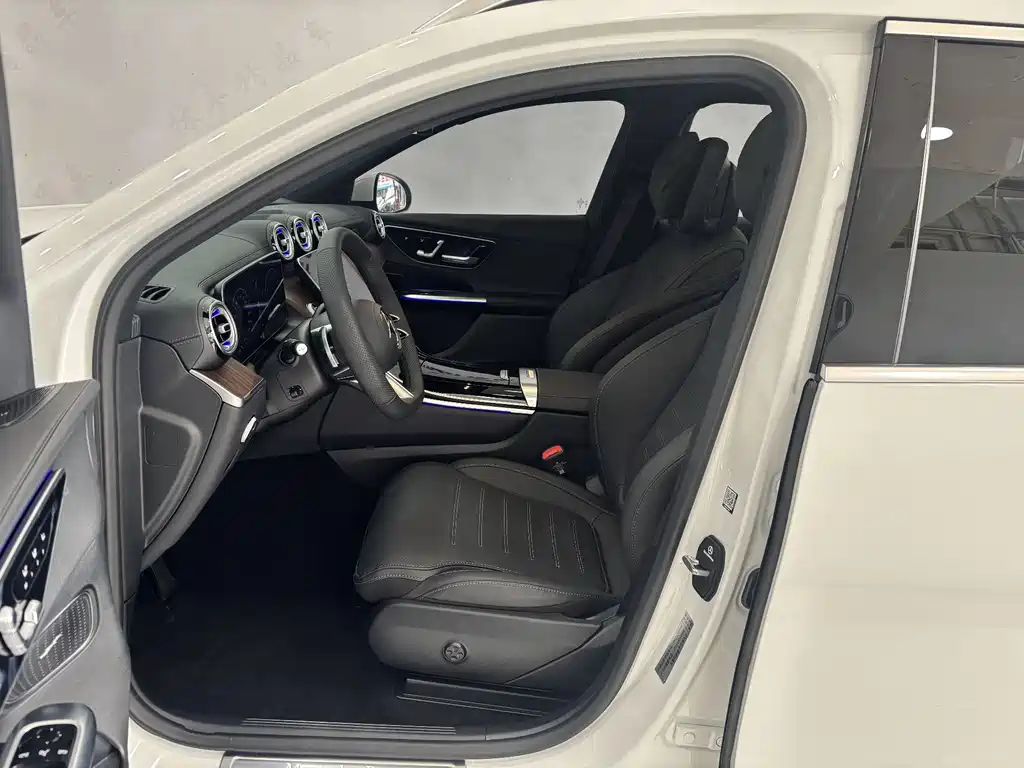 Mercedes-Benz GLC 300 L 4MATIC Dynamic 5-Seater 2025