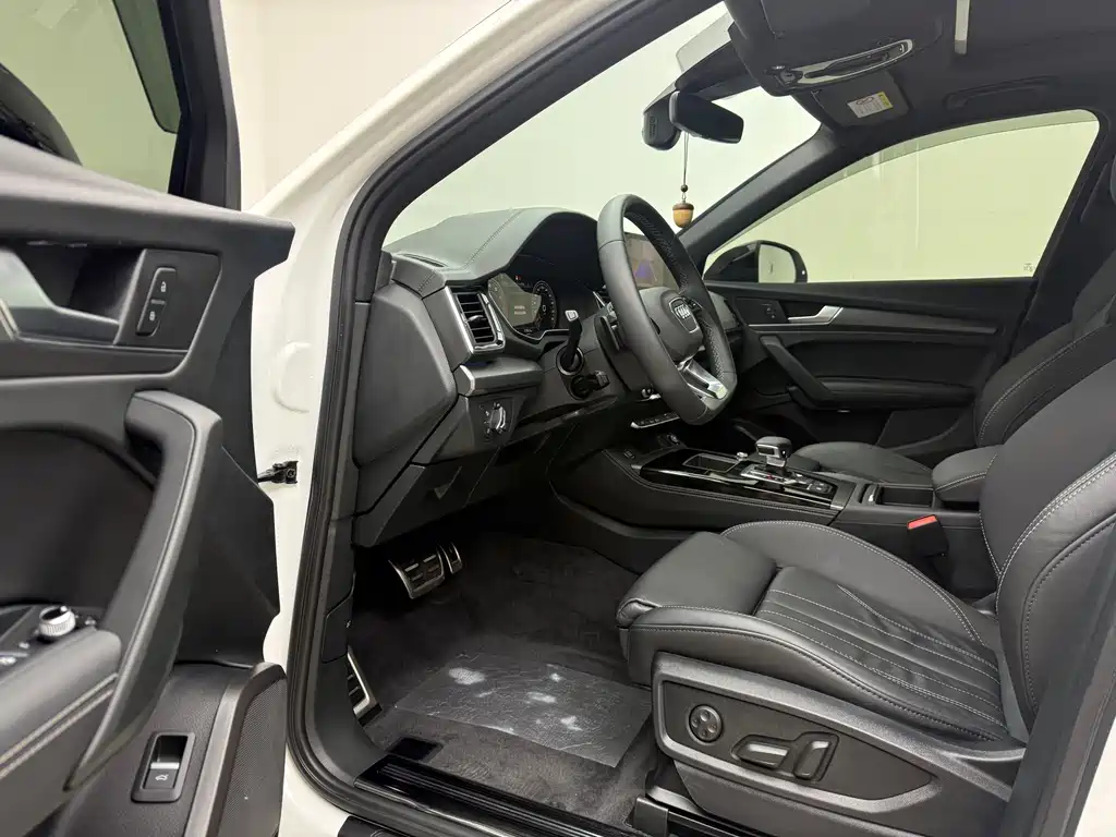 Audi Q5L 2023 40 TFSI Luxury Dynamic