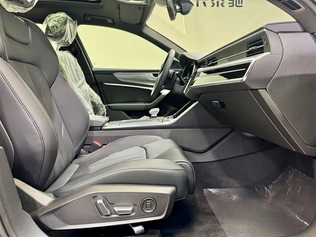 Audi A6L 2025 Facelift 40 TFSI Luxury Dynamic Edition