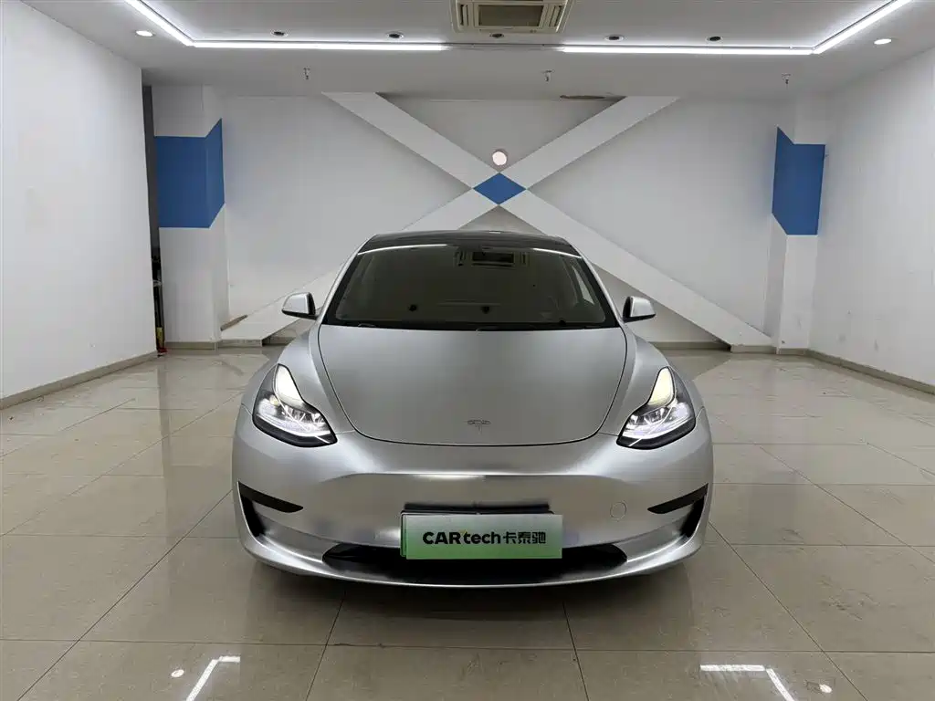 Model 3 2022 Rear-Wheel Drive