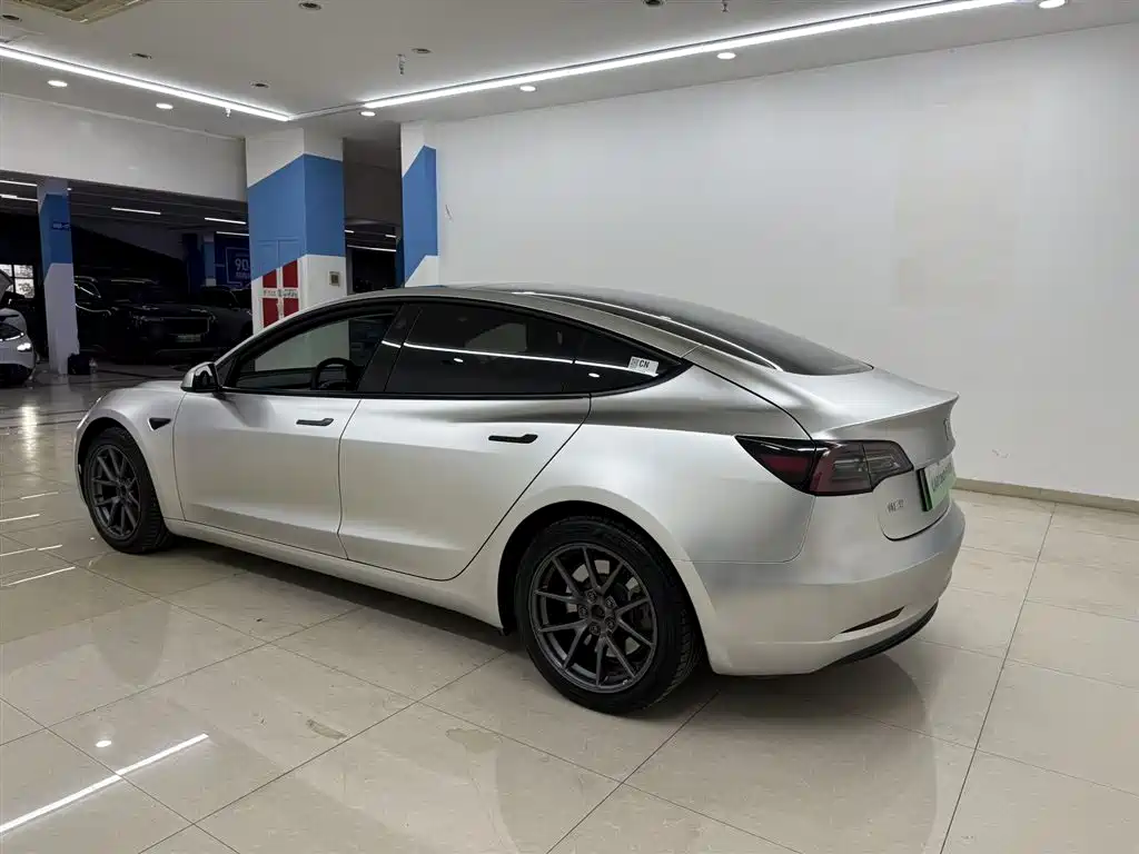 Model 3 2022 Rear-Wheel Drive
