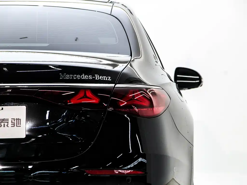 Mercedes-Benz E-Class 2025 E 300 L Fashion