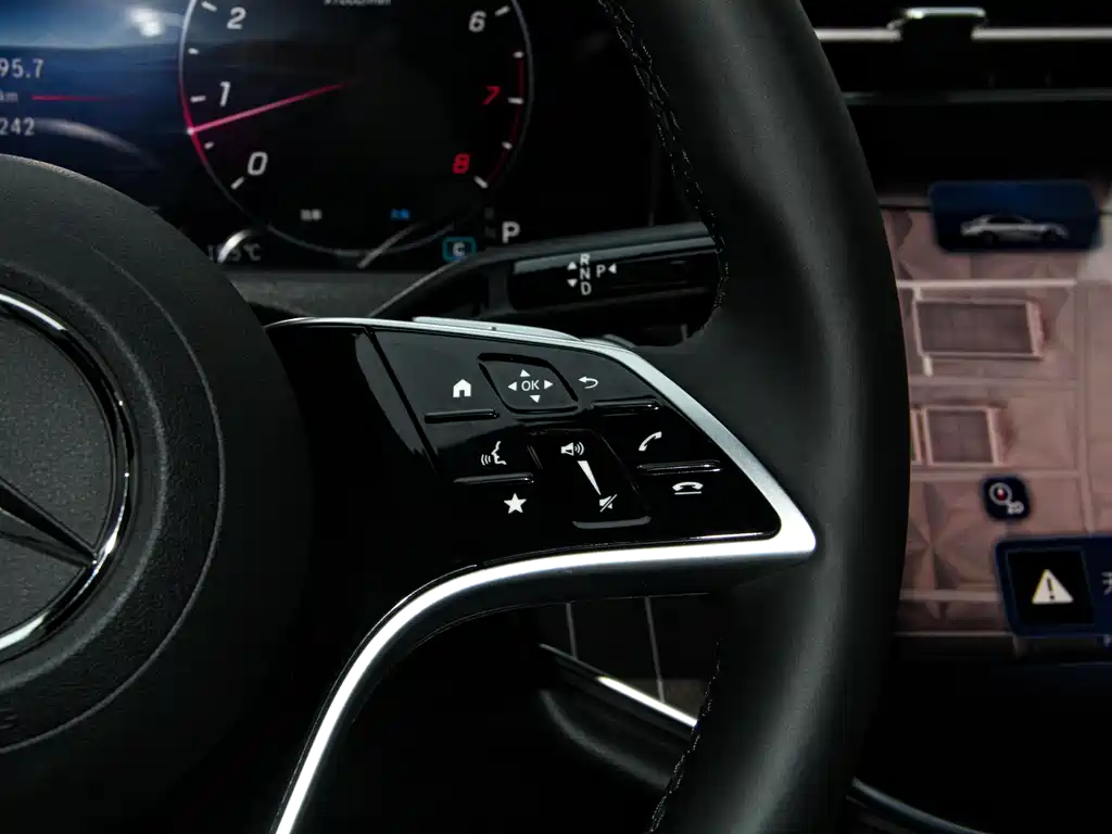 Mercedes-Benz E-Class 2025 E 300 L Fashion