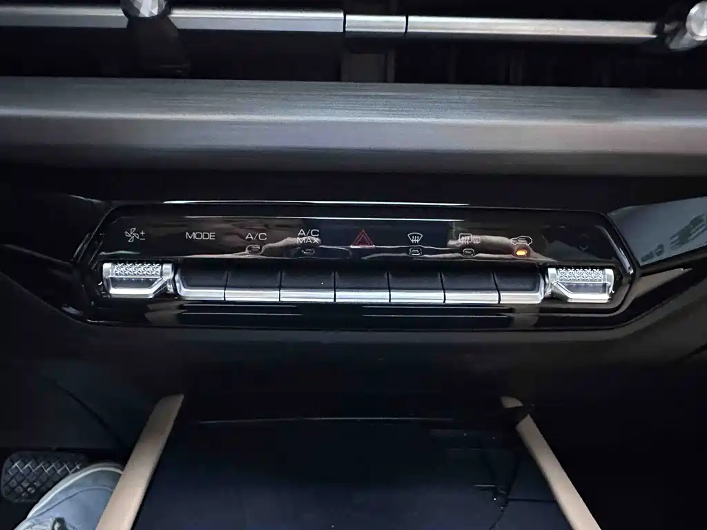 Wuling Jiachen 2022 1.5T CVT Exclusive Flagship Edition