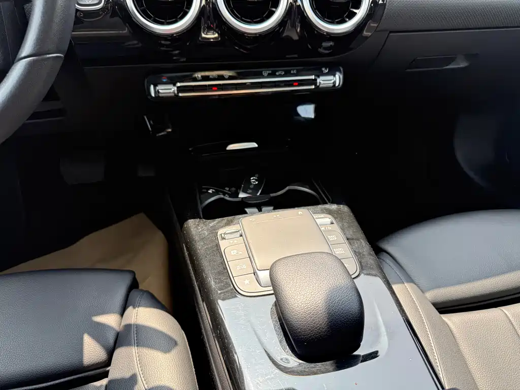 Mercedes-Benz A-Class 2021 A 200 L Sport Sedan Fashion Edition
