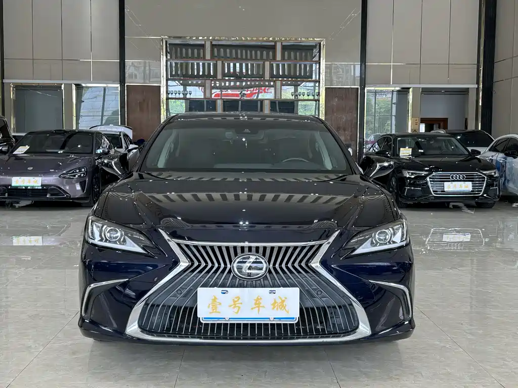 Lexus ES 2020 200 Excellence Edition