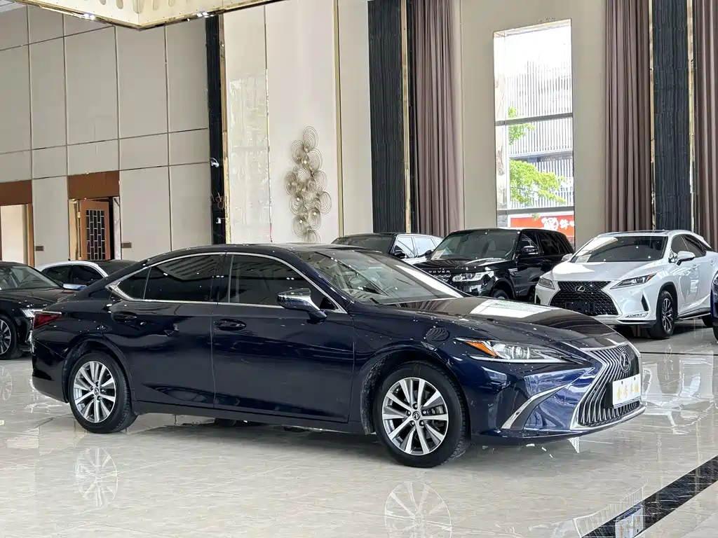 Lexus ES 2020 200 Excellence Edition