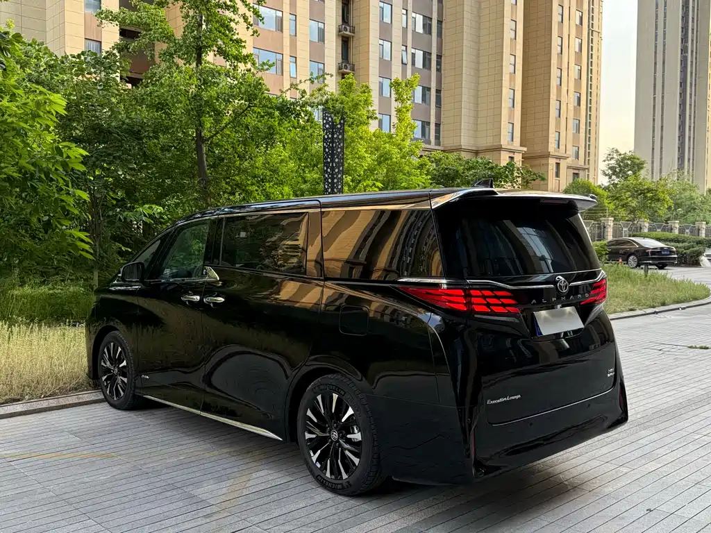 Alphard 2024 Hybrid 2.5L Premium Edition