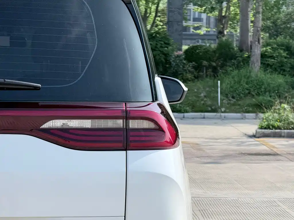 GAC Trumpchi M6 2019 270T Automatic Luxury Edition (7-Seater) China V