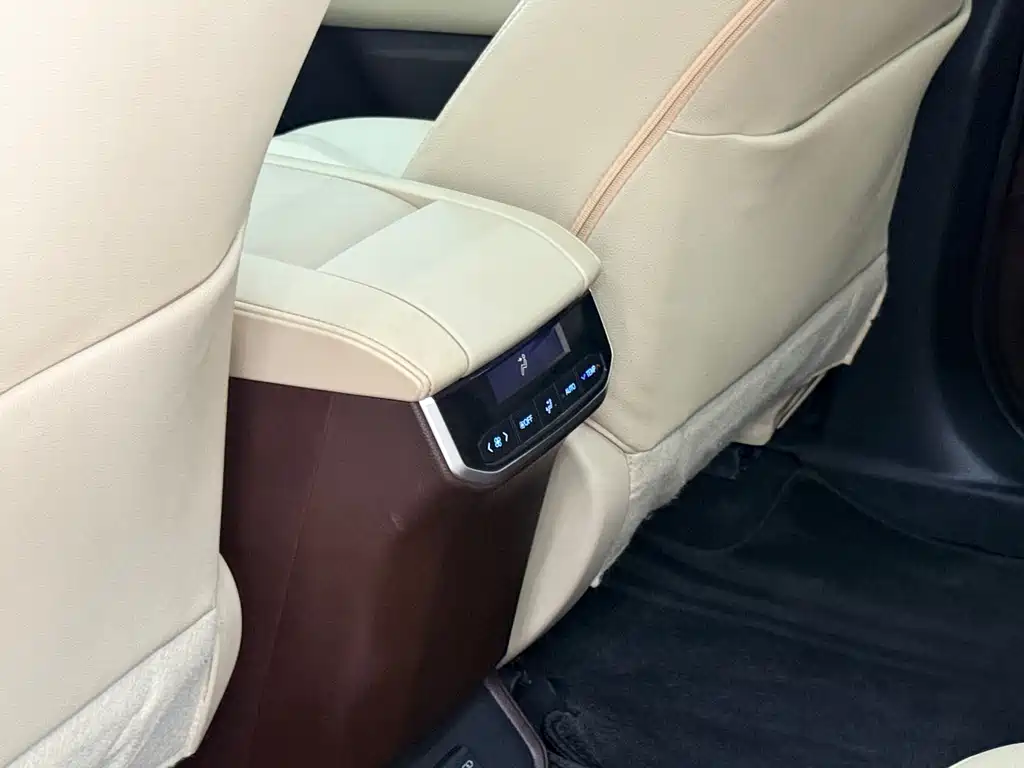 2022 Toyota Highlander Hybrid 2.5L AWD Premium 7-Seater