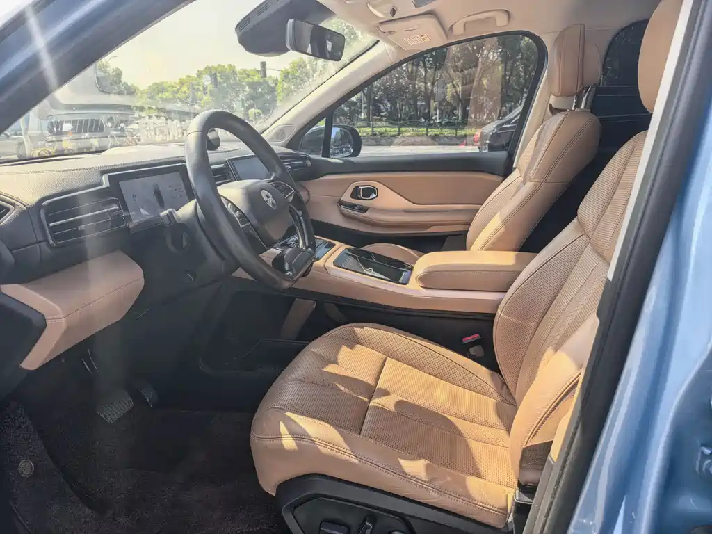 NIO ES8 2018 Founders Edition