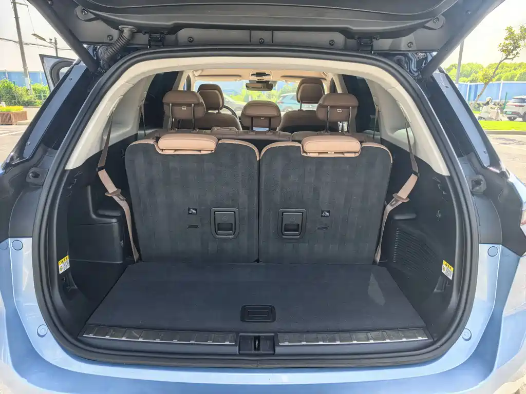 NIO ES8 2018 Founders Edition
