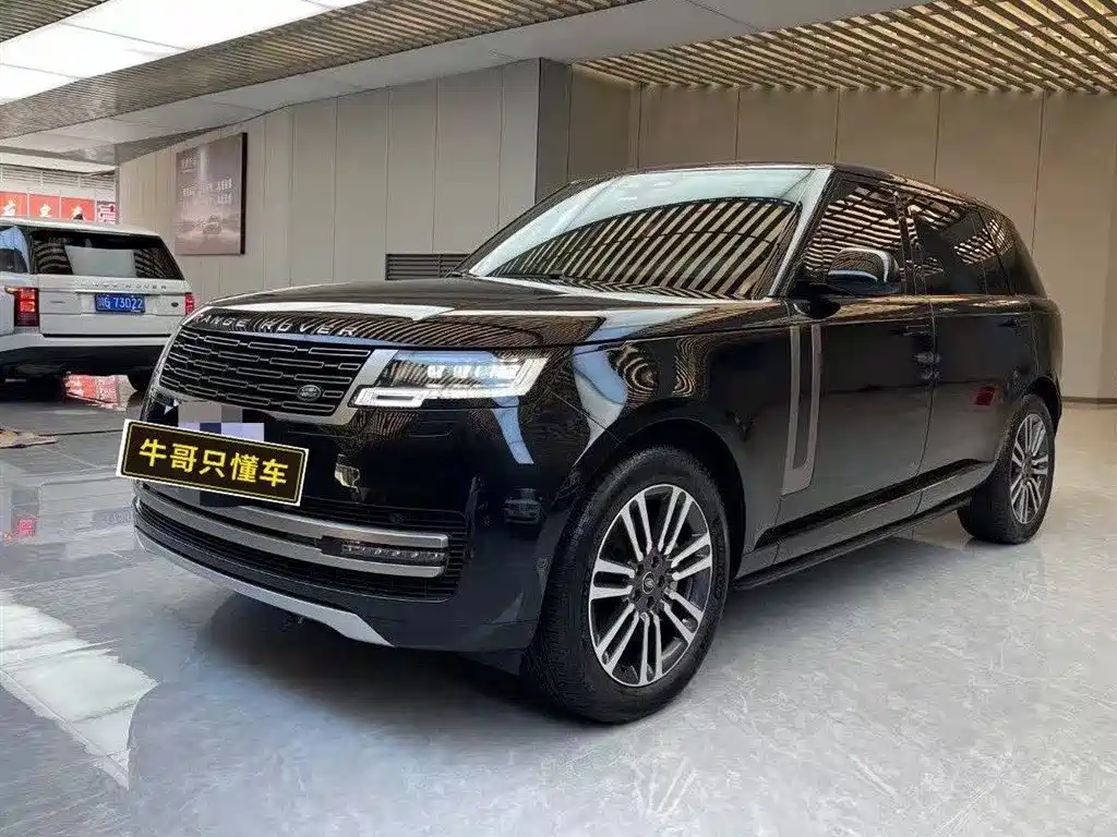 Range Rover 2023 3.0 L6 400PS Vogue SE LWB 7-Seater