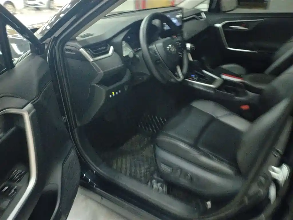Toyota Wildlander 2023 2.0L CVT 2WD Luxury PLUS Edition