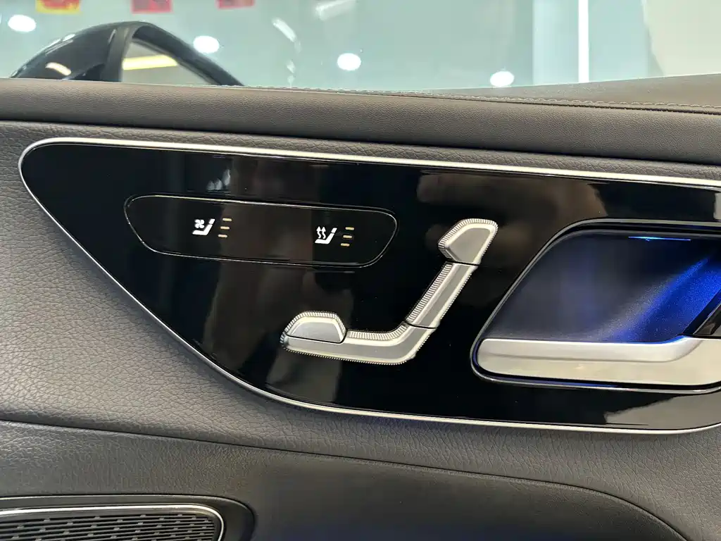 Mercedes-Benz GLC 260 L 4MATIC Luxury 5-Seater 2024