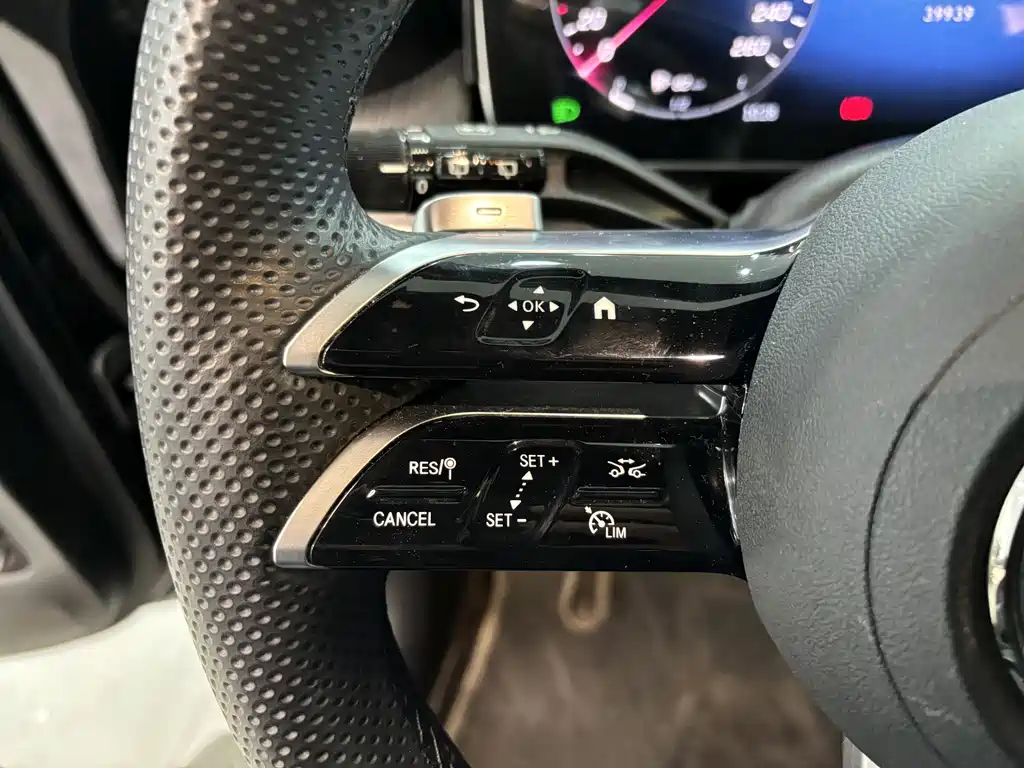 Mercedes-Benz GLC 260 L 4MATIC Luxury 5-Seater 2024