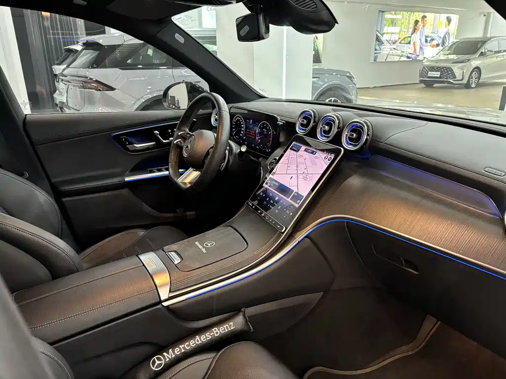Mercedes-Benz GLC 260 L 4MATIC Luxury 5-Seater 2024