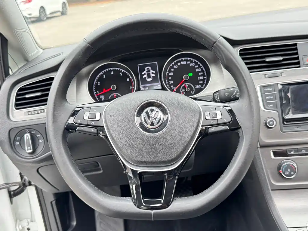 Volkswagen Golf 2016 230TSI Automatic Luxury Edition