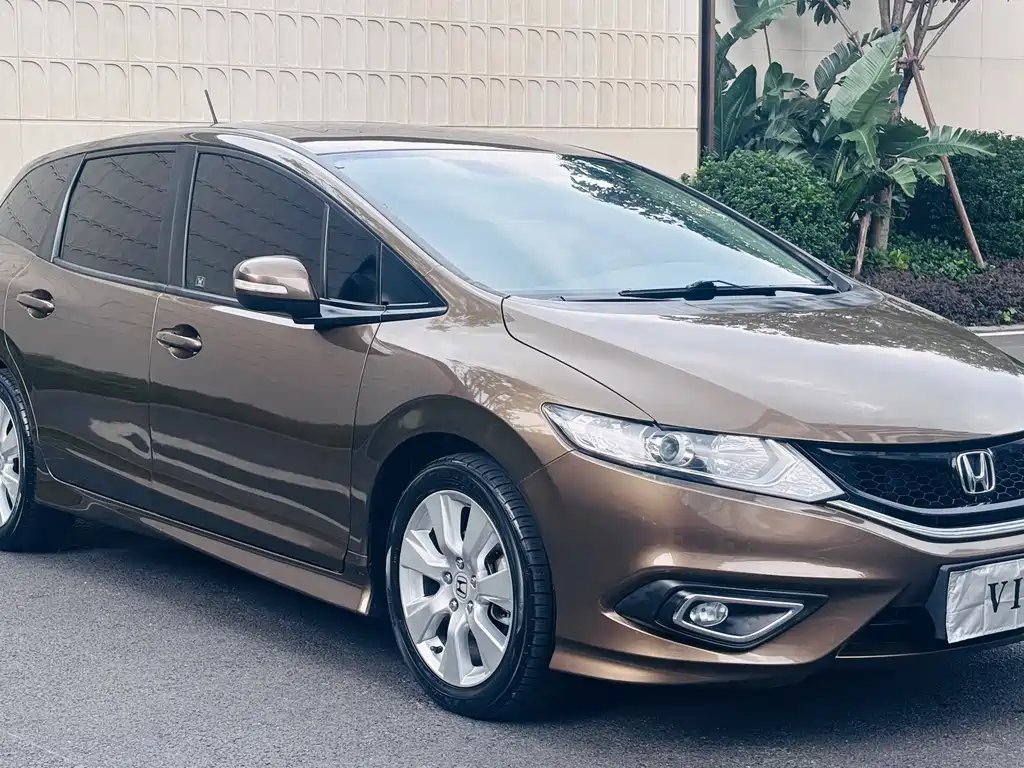 Honda Jade 2014 1.8L Automatic Comfort Elite Edition 5-Seater
