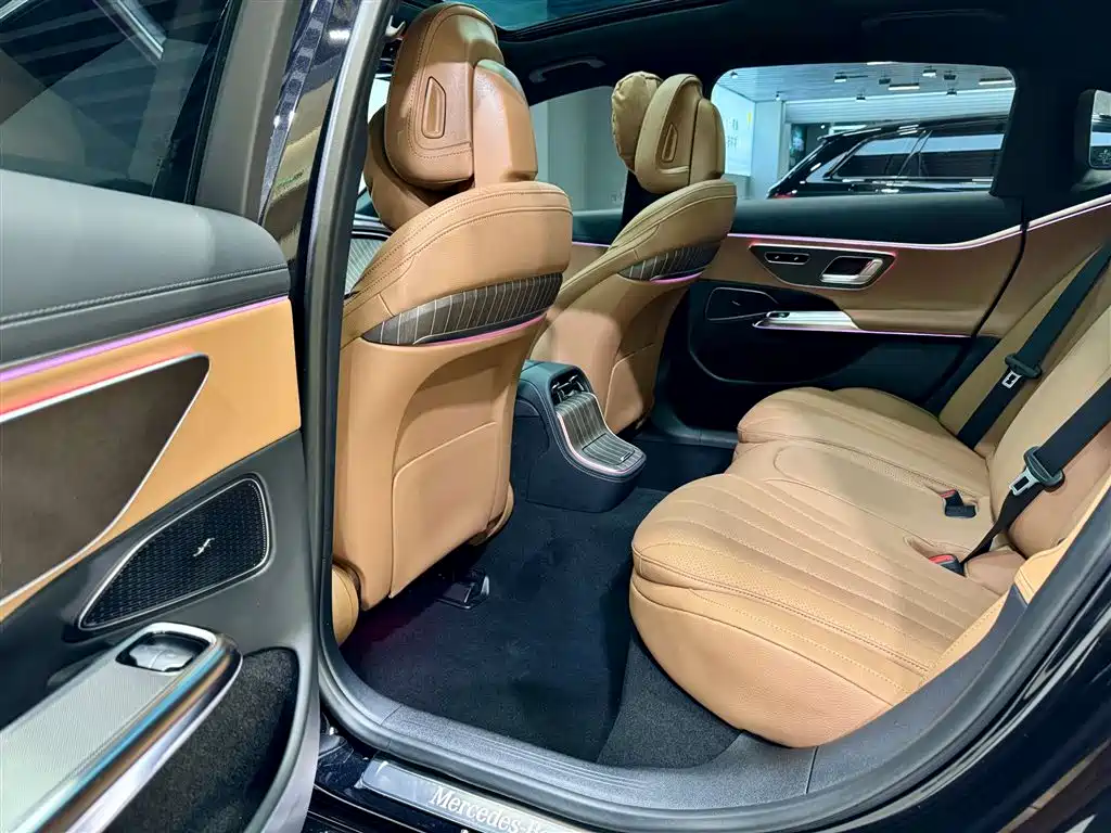 Mercedes-Benz E-Class 2024 E 300 L Fashion Edition