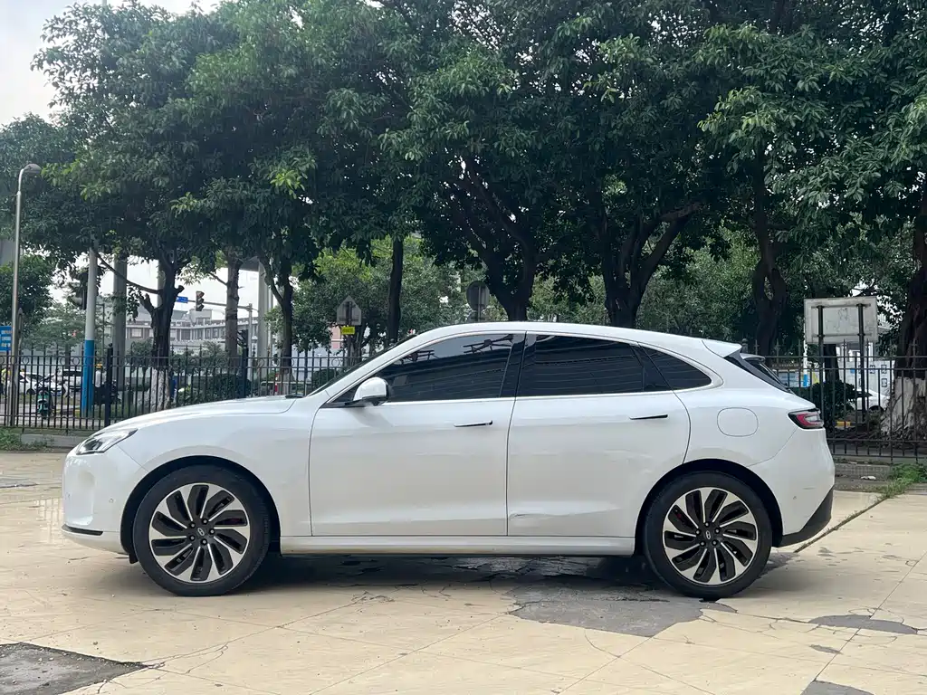 AITO M5 2022 EREV AWD Performance Edition