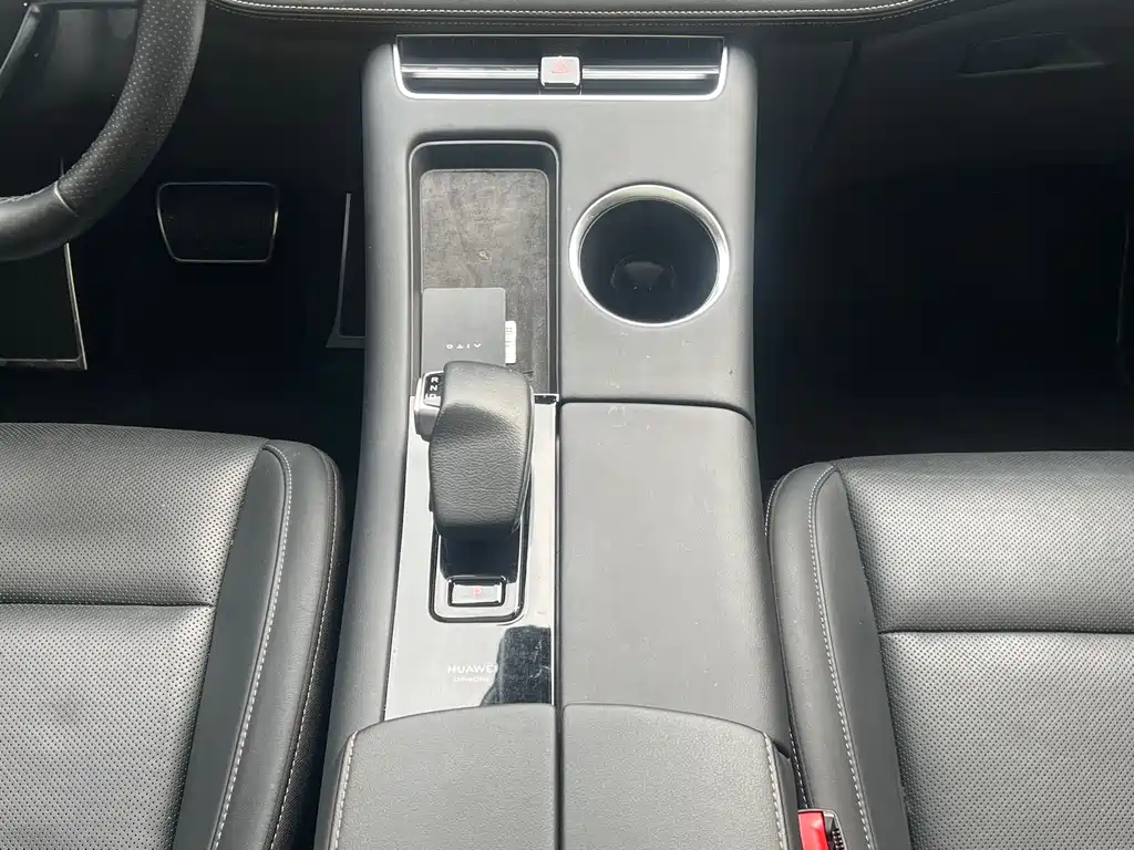 AITO M5 2022 EREV AWD Performance Edition