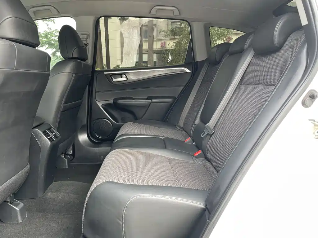 Honda Jade 2013 1.8L Automatic Comfort Edition 5-Seater