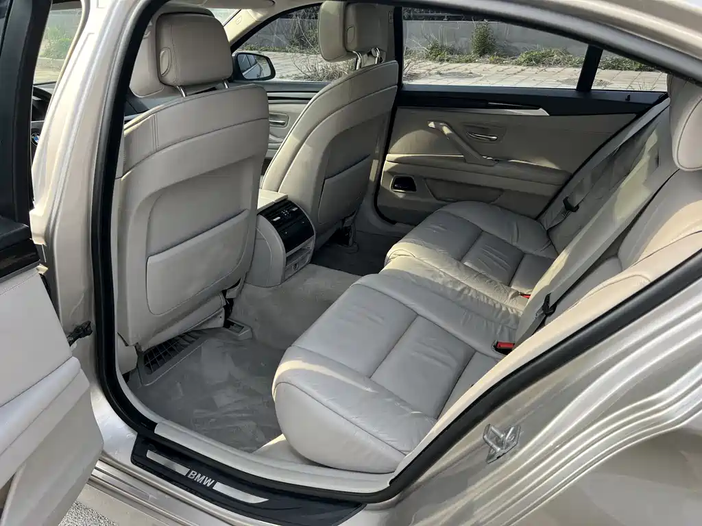 BMW 5 Series 2012 523Li Luxury - фото 15