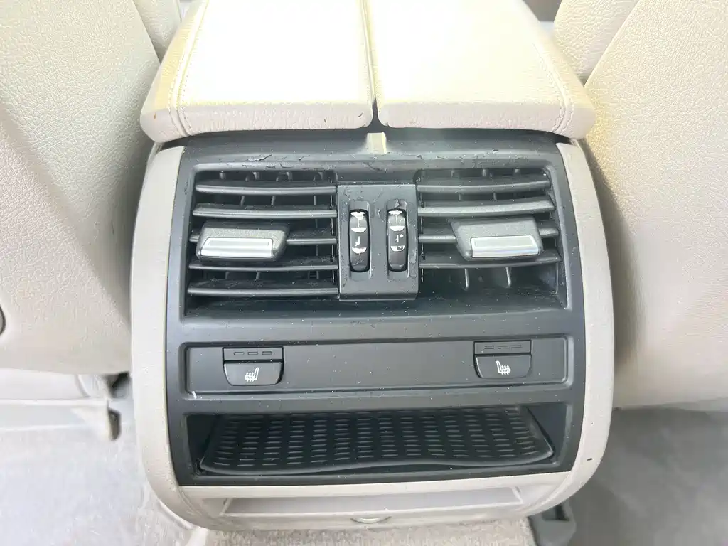 BMW 5 Series 2012 523Li Luxury - фото 16