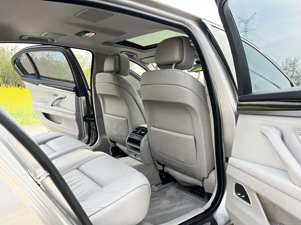 BMW 5 Series 2012 523Li Luxury - фото 19