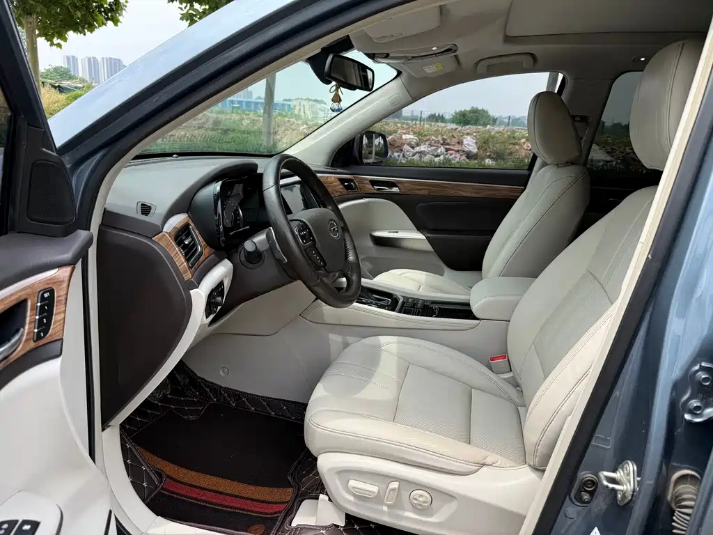 GAC Trumpchi GS8 2017 320T FWD Luxury Smart Connect Edition (7-seater)
